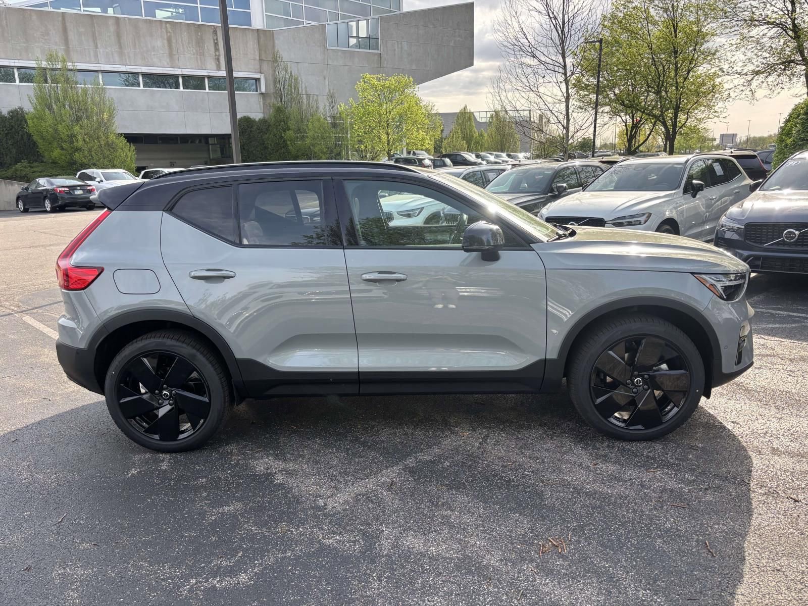 2026 Volvo Xc40 B5 Ultra