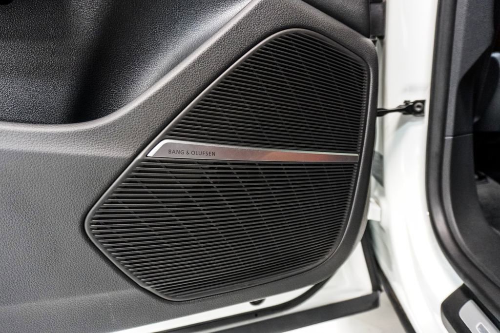 2022 Audi Q8 Premium Plus