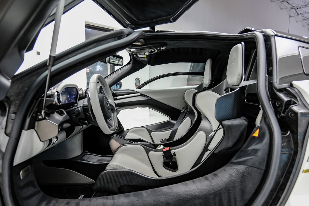 Used 2019 McLaren Senna photo 9
