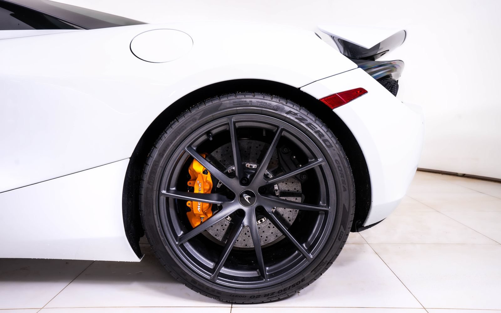 Used 2021 McLaren 720S Performance photo 19
