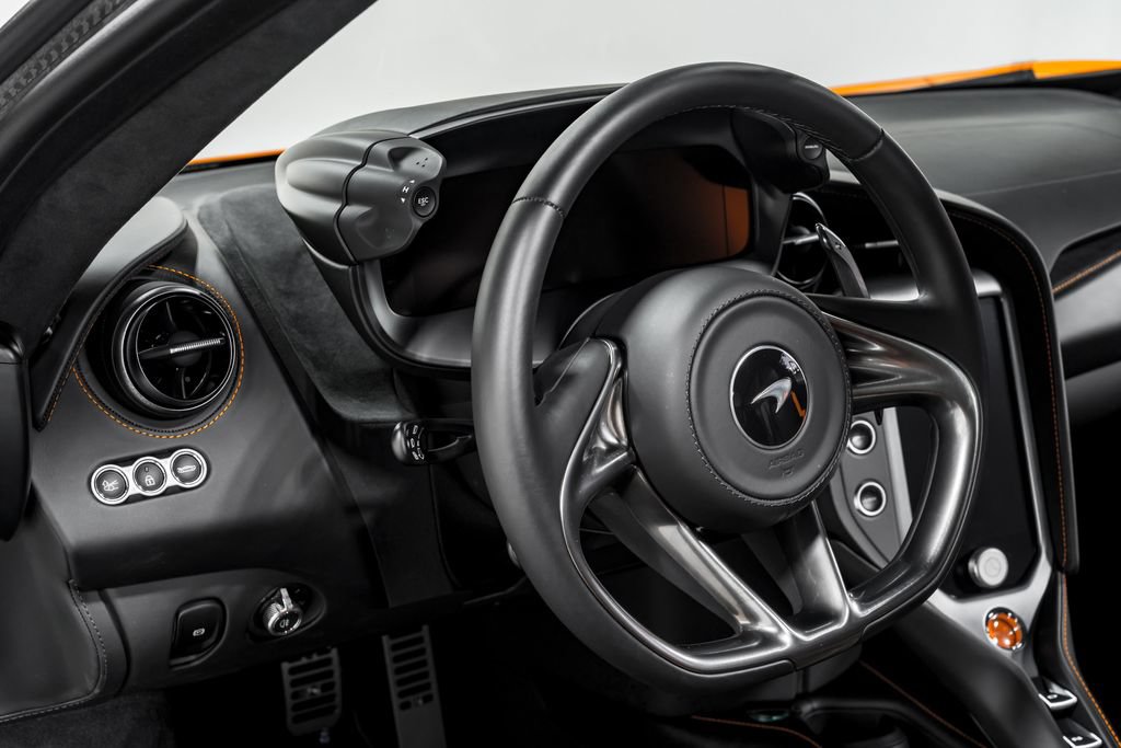 Used 2026 McLaren 750S photo 12