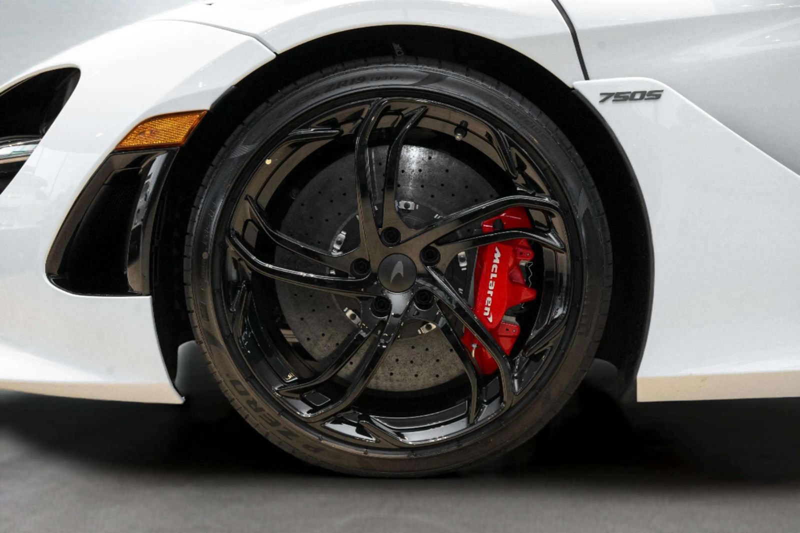New 2027 McLaren 750S photo 9