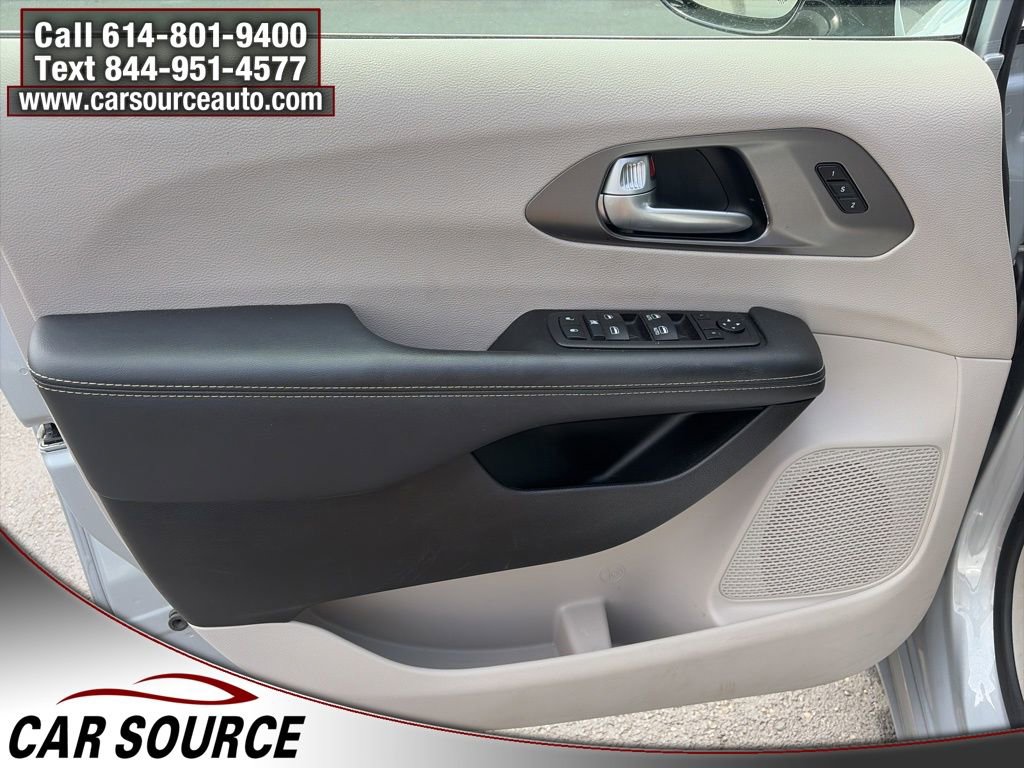 2024 Chrysler Pacifica Touring-L