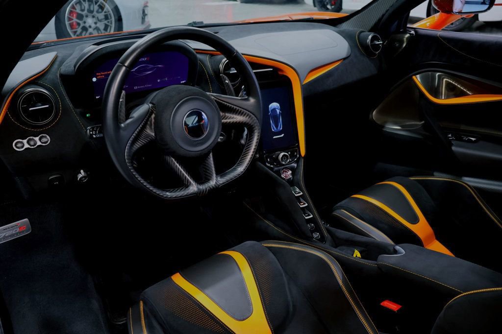 Used 2018 McLaren 720S Performance photo 32