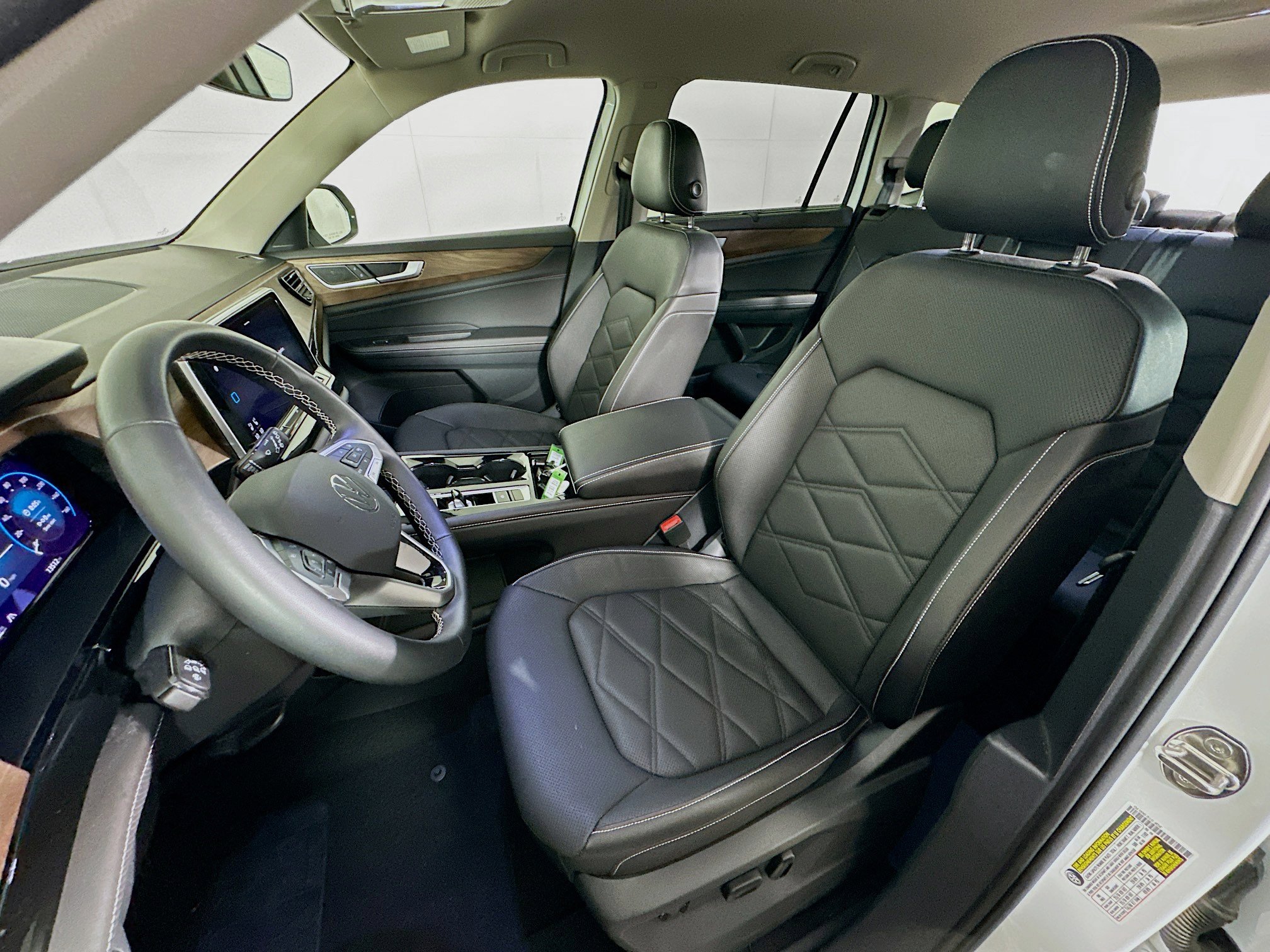 2025 Volkswagen Atlas SE