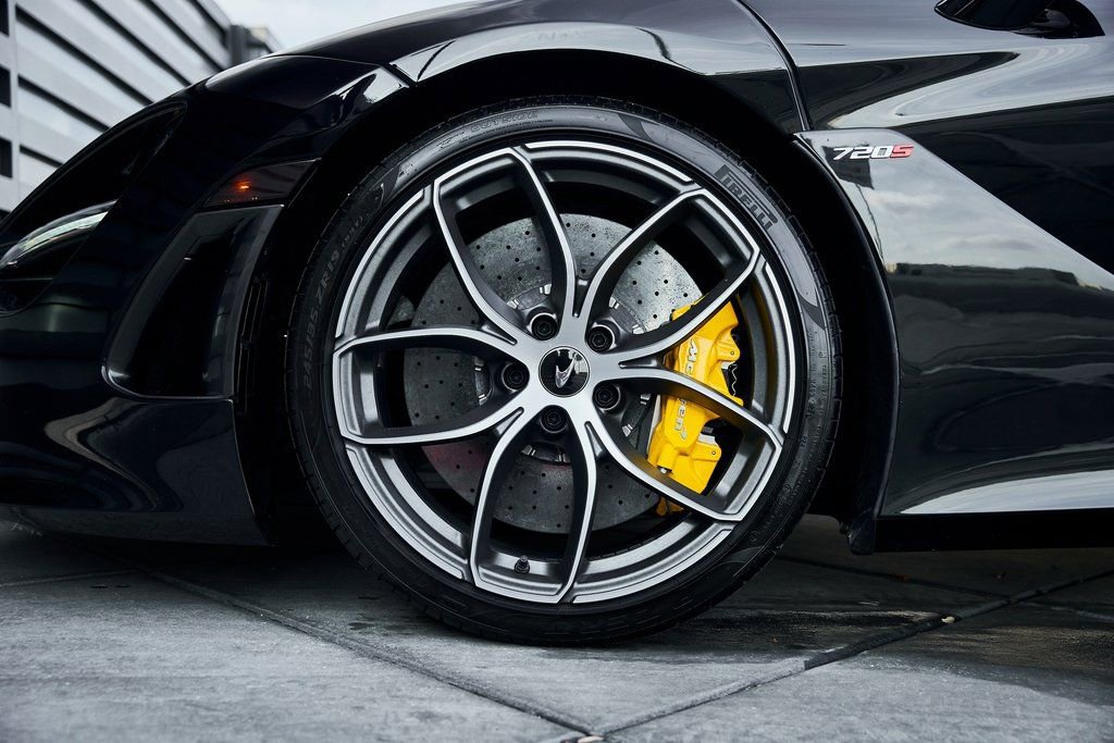 Used 2021 McLaren 720S photo 3
