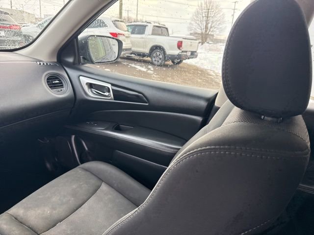 2020 Nissan Pathfinder S