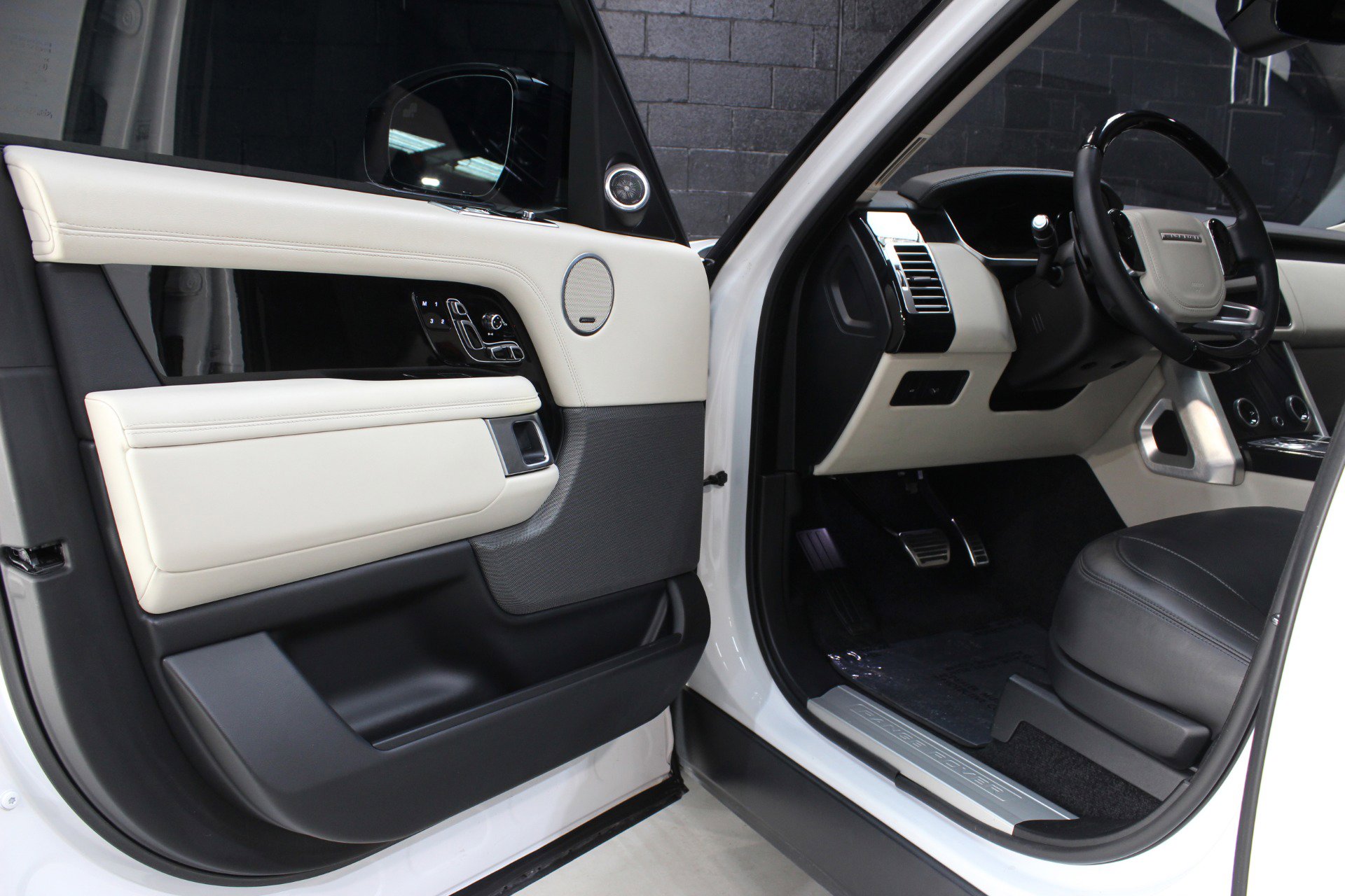 2021 Land Rover Range Rover Westminster Edition