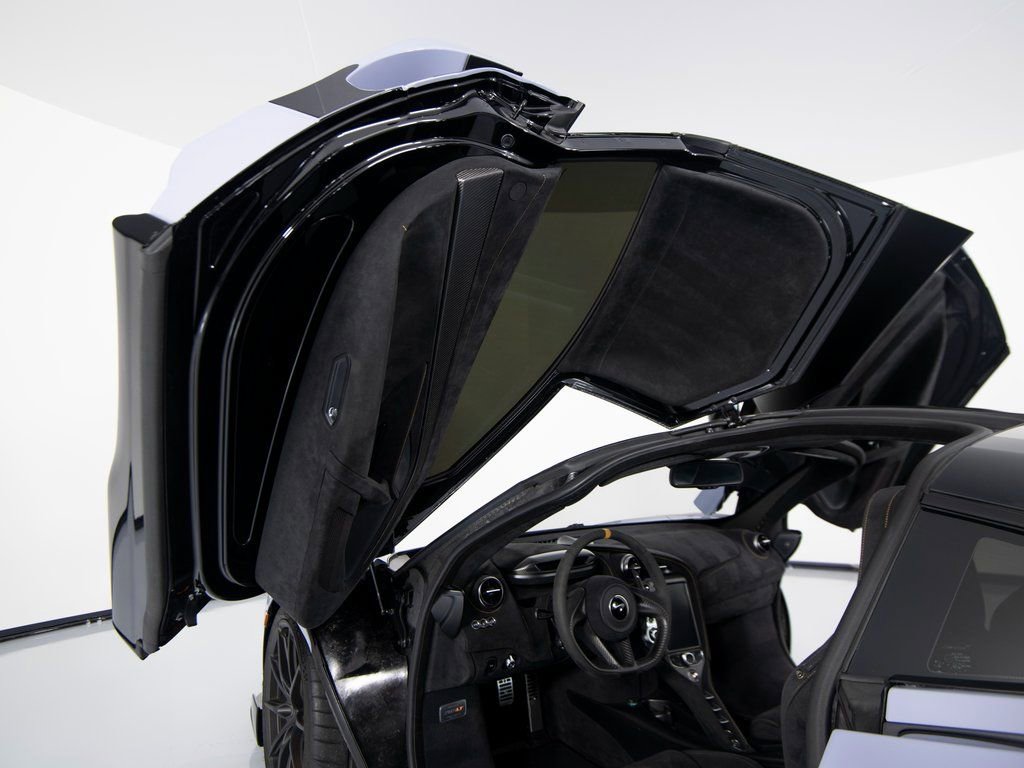 Used 2021 McLaren 765LT photo 10