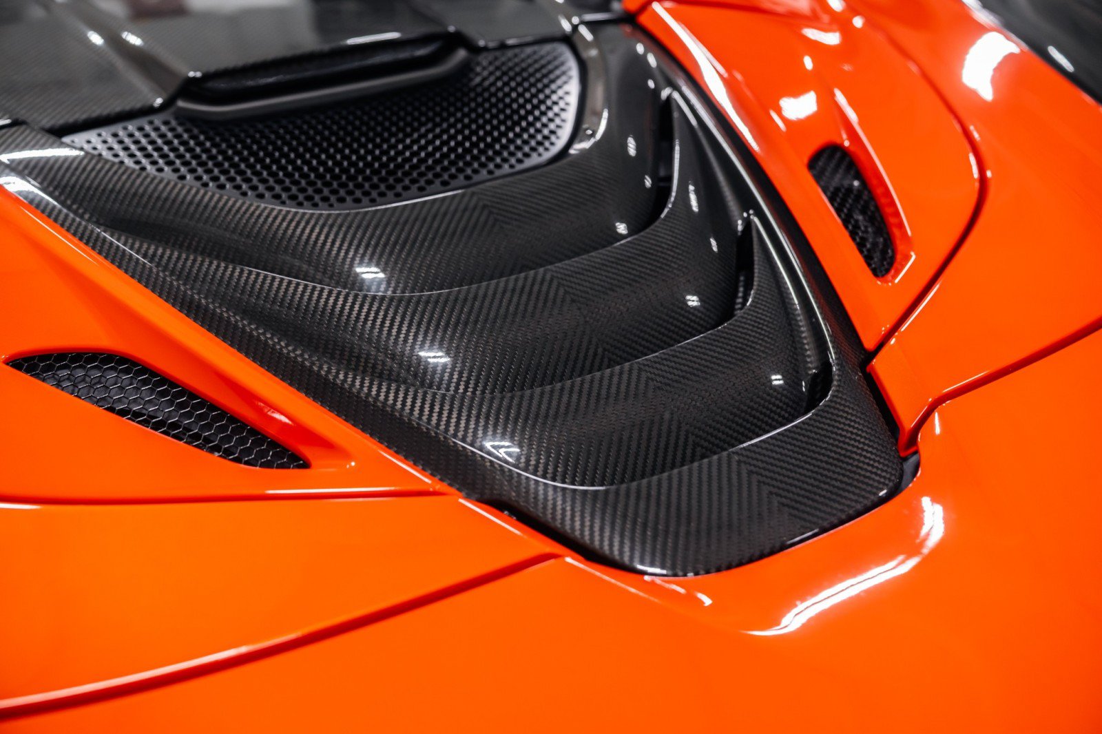 Used 2019 McLaren 720S Performance photo 31