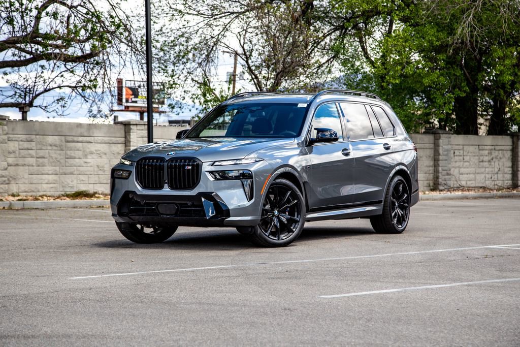 2026 BMW X7 M60i