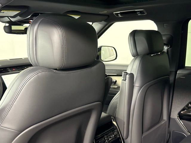 2026 Land Rover Range Rover Sport SE