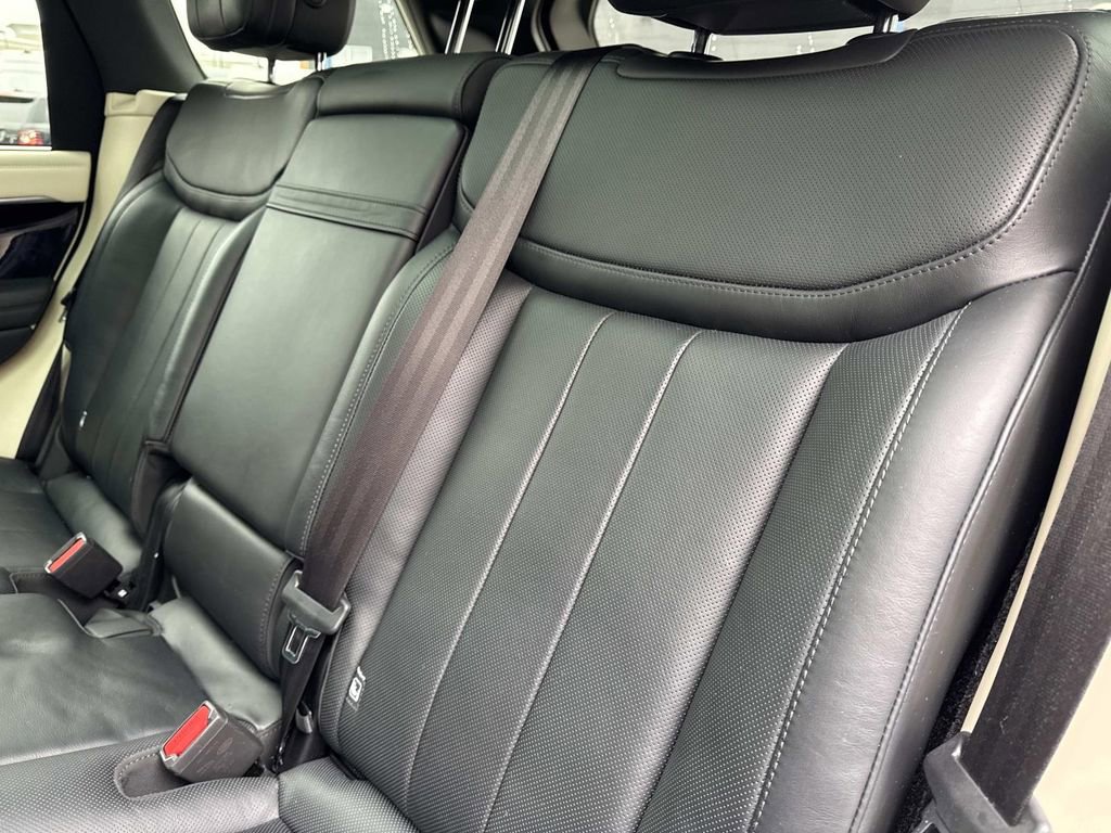 2023 Land Rover Range Rover SE