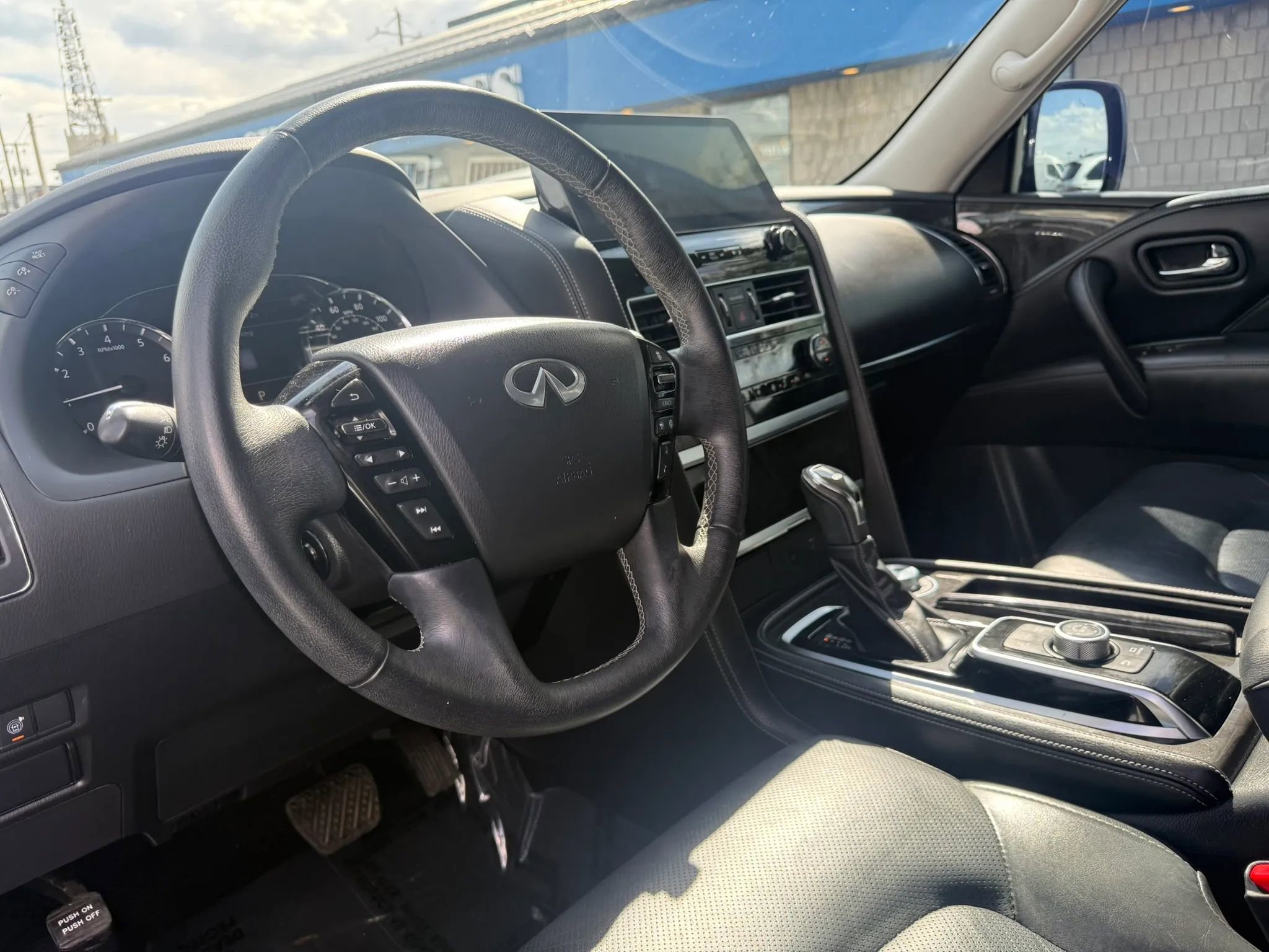 2023 INFINITI Qx80 Luxe