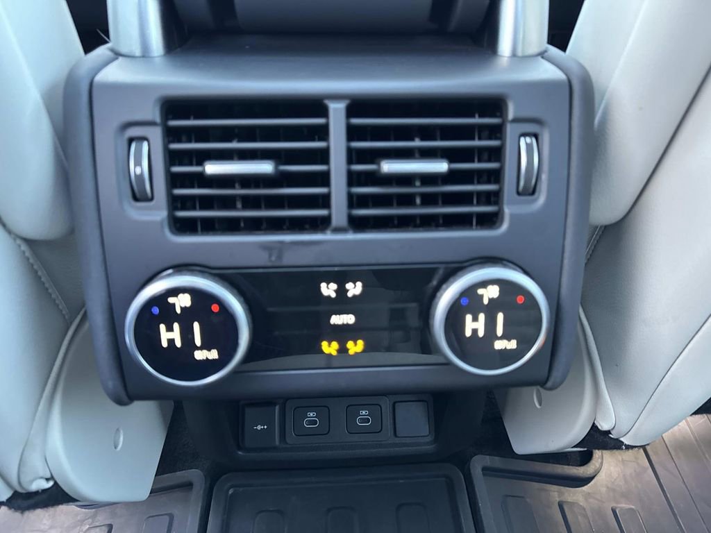 2025 Land Rover Discovery Dynamic SE