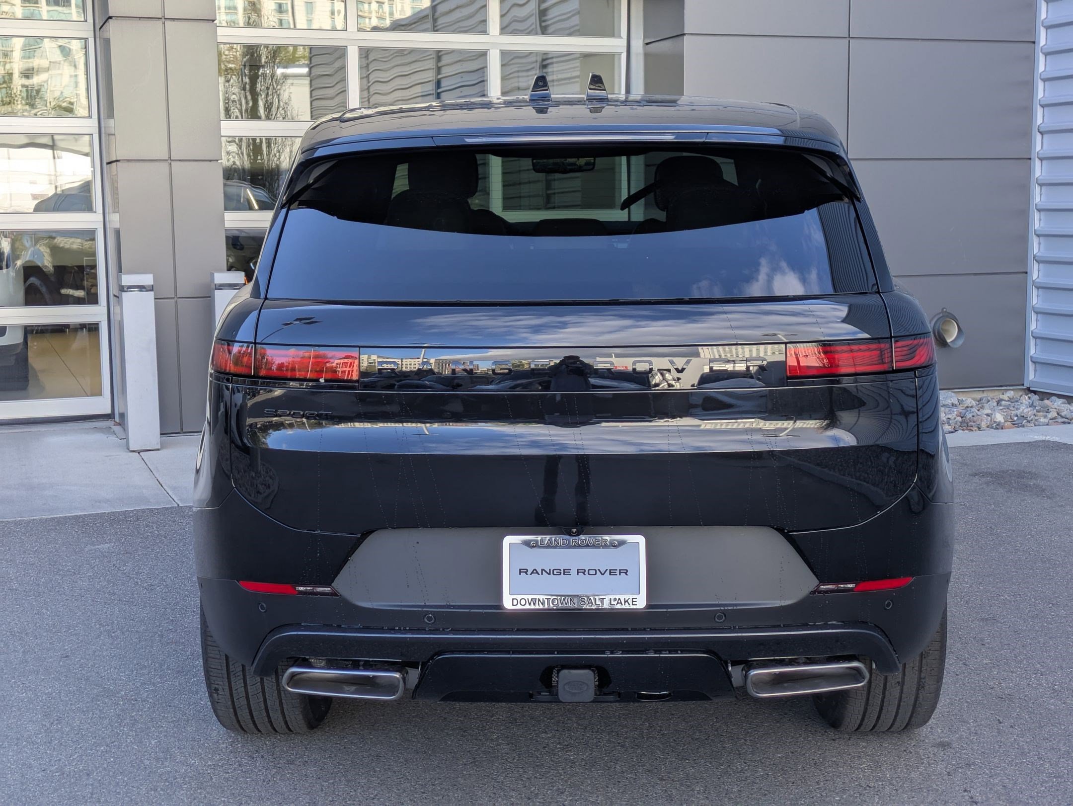 2026 Land Rover Range Rover Sport SE