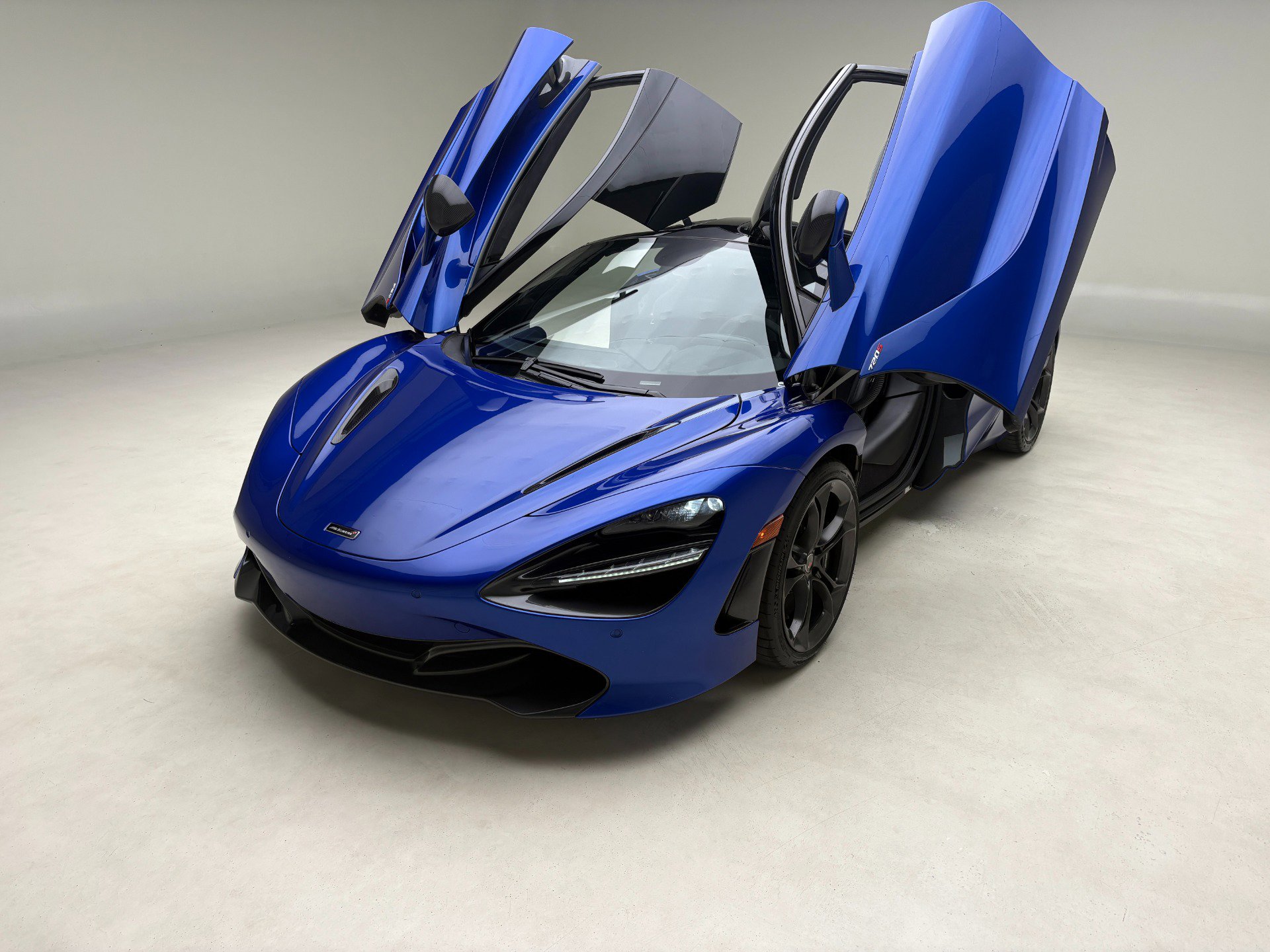 Used 2018 McLaren 720S Performance photo 2
