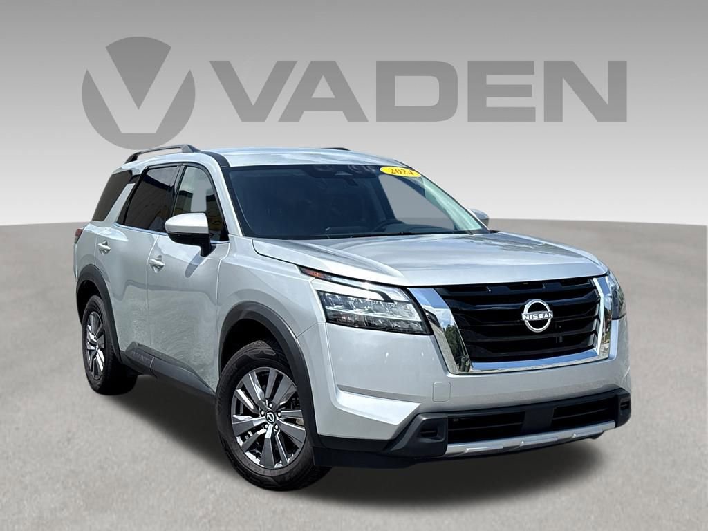 Used 2024 Nissan Pathfinder SV