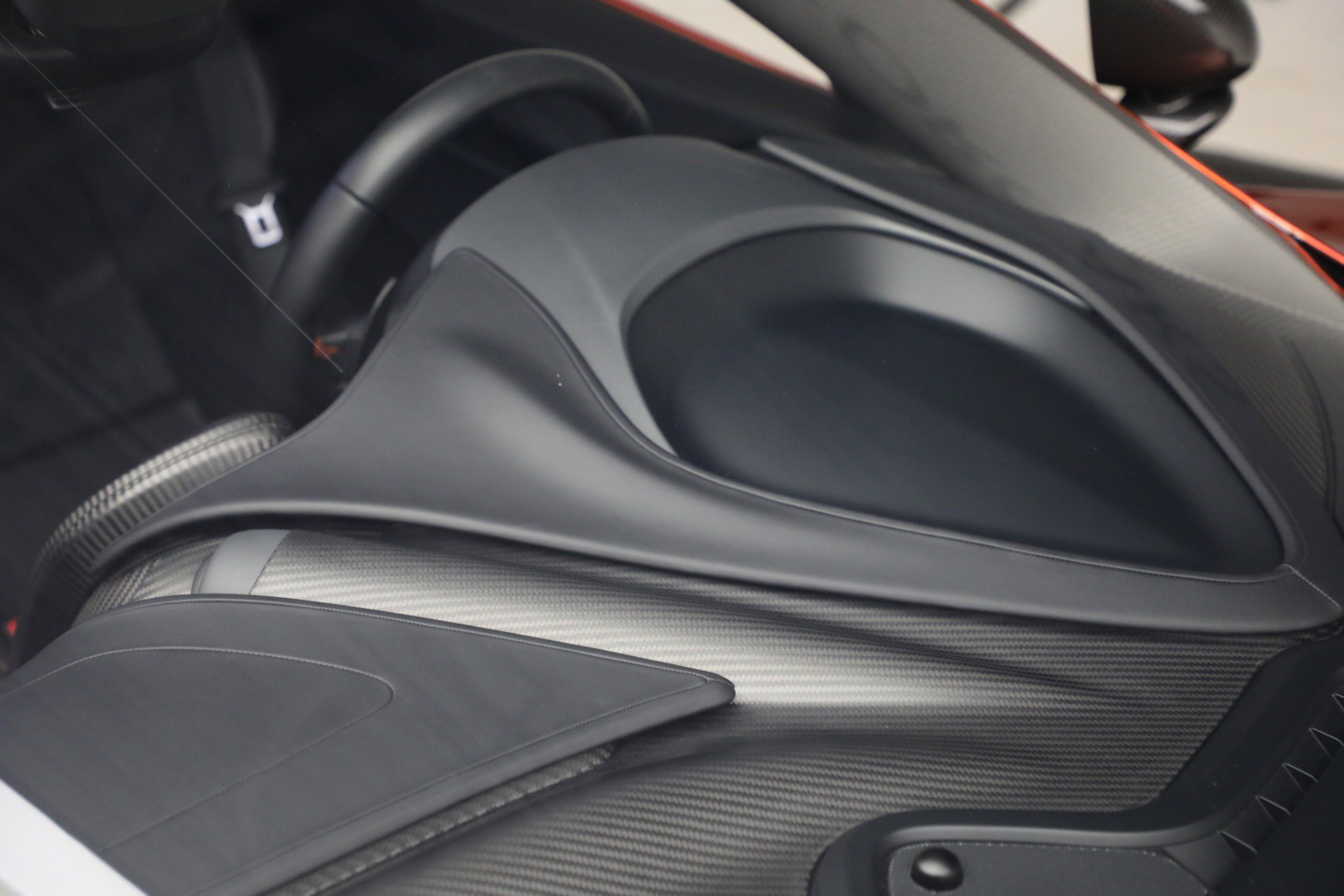 Used 2015 McLaren P1 photo 28