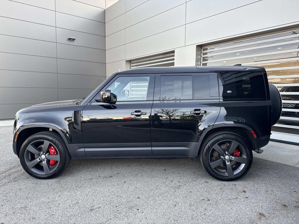 2024 Land Rover Defender 110 SE