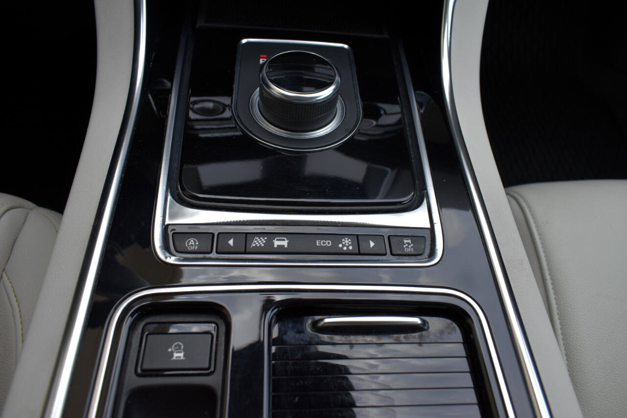 2019 Jaguar XE Prestige