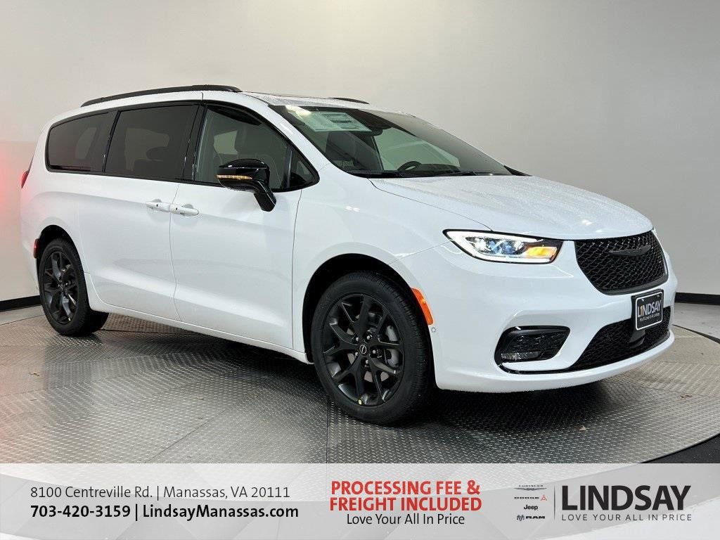 New 2026 Chrysler Pacifica Limited w/ S Appearance Package