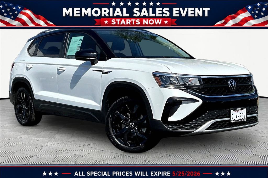 Used 2023 Volkswagen Taos SE w/ Panoramic Sunroof Package