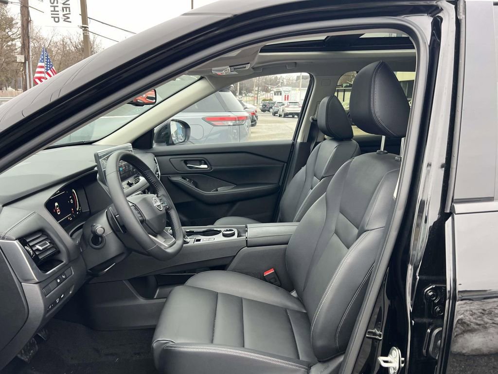 2025 Nissan Rogue SL