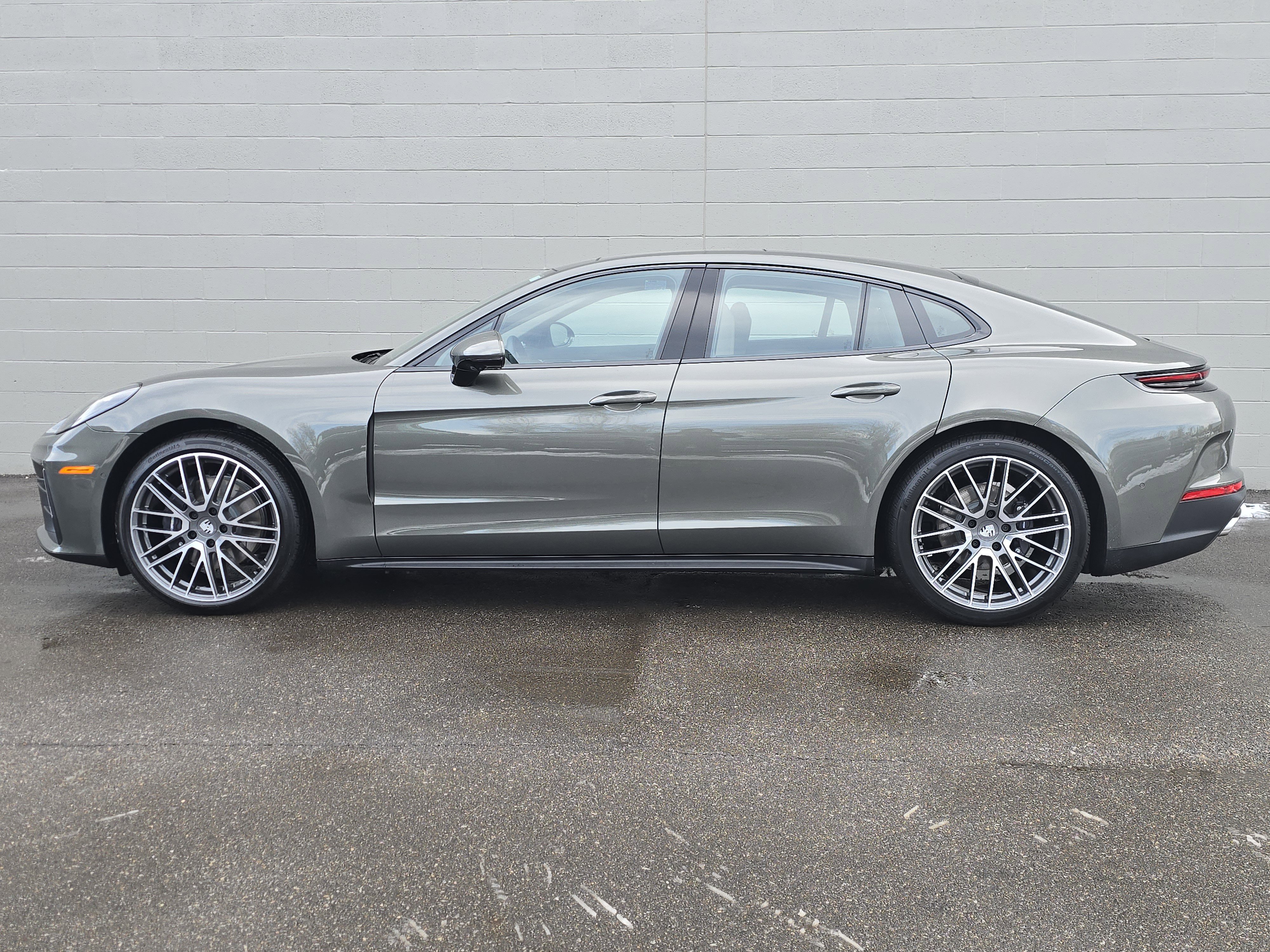 2026 Porsche Panamera 4