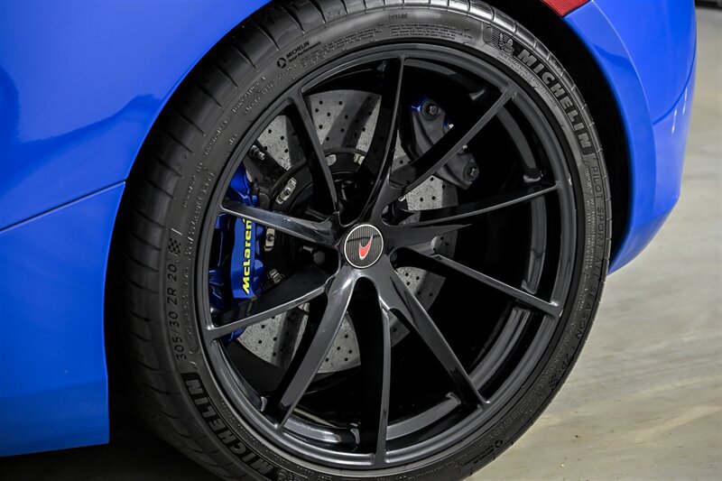 Used 2018 McLaren 720S photo 18