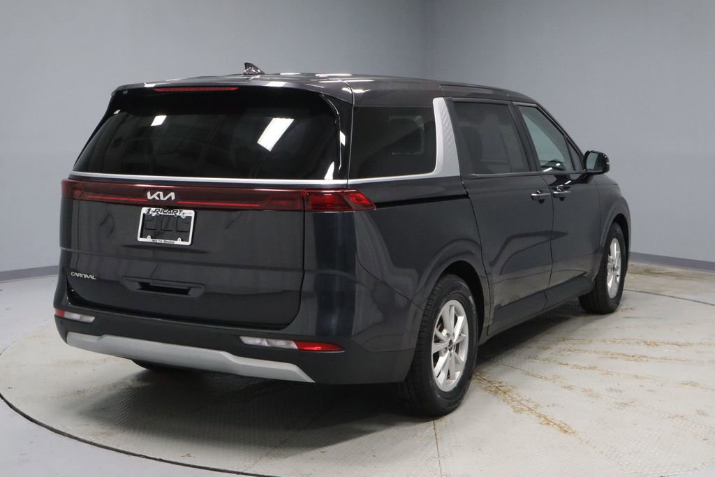 2024 Kia Carnival LX