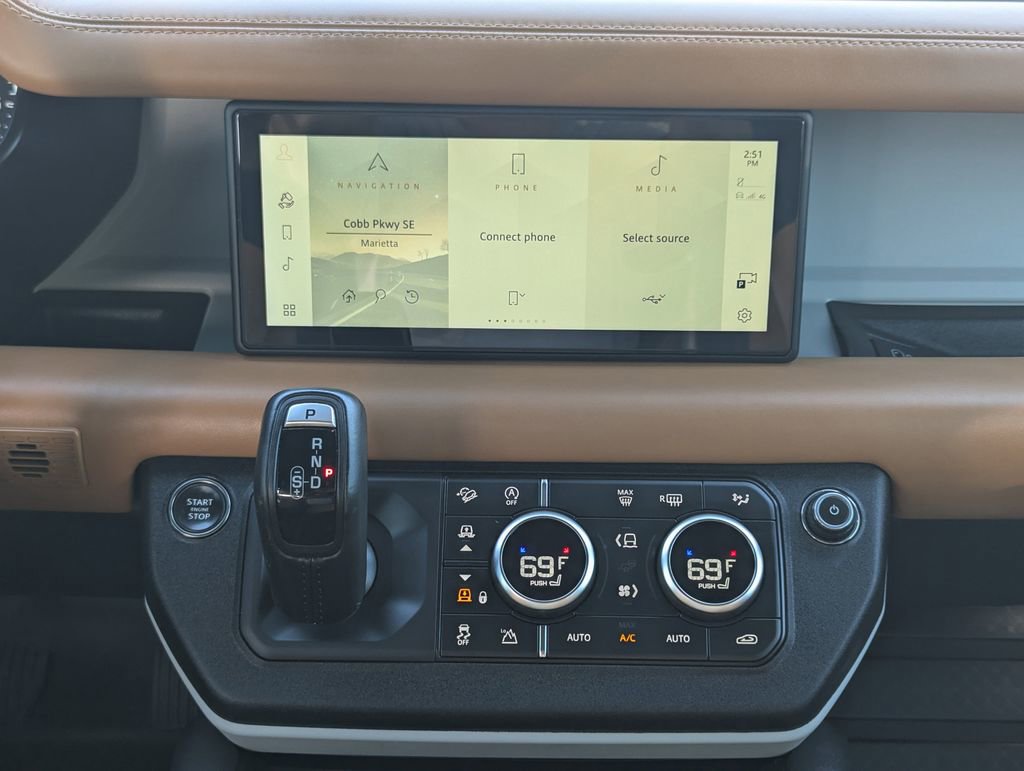 2023 Land Rover Defender 110 X-Dynamic SE