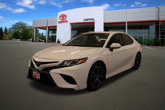 2020 Toyota Camry SE
