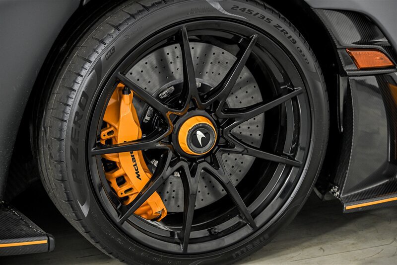Used 2019 McLaren Senna photo 21