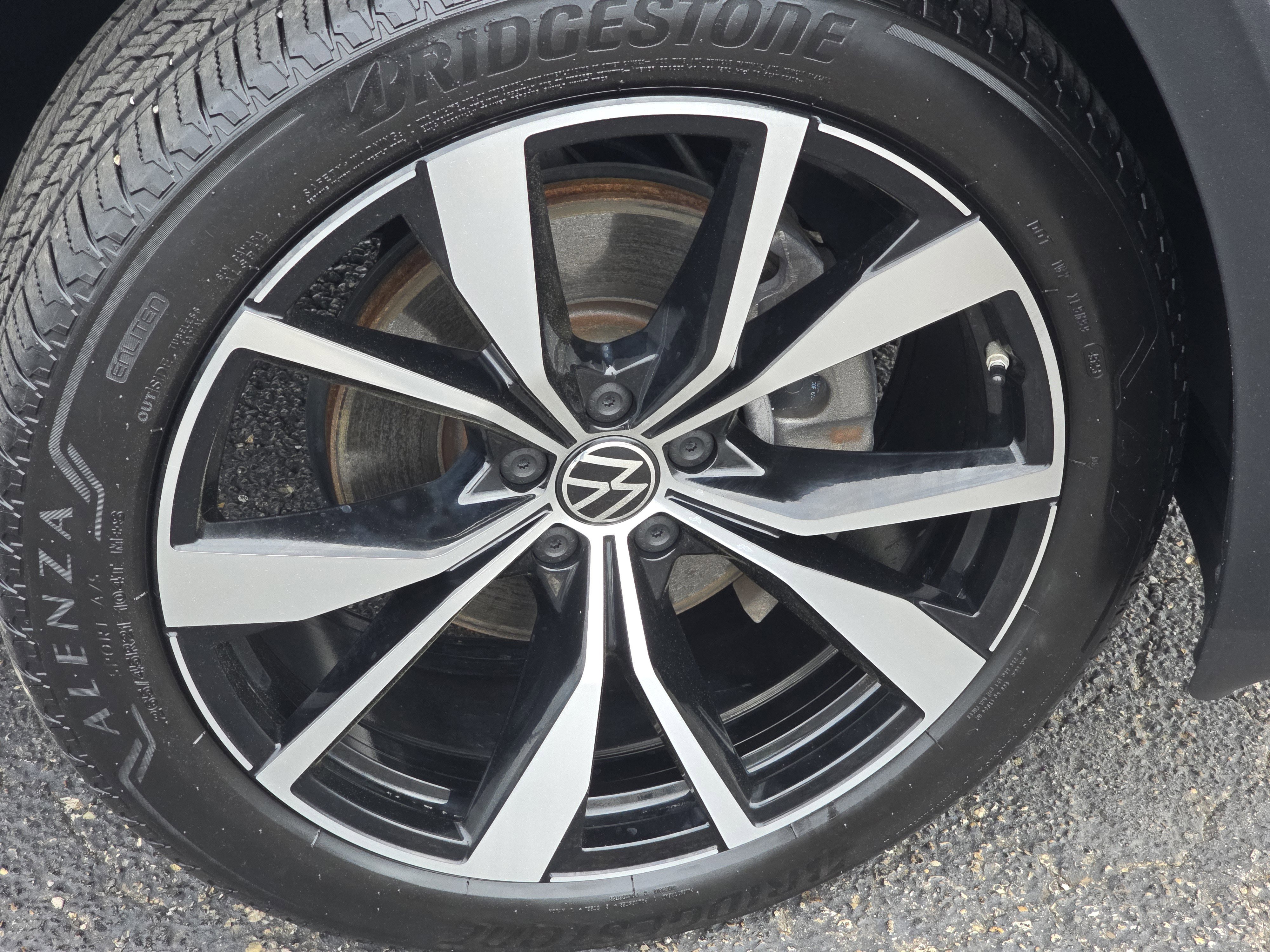 2024 Volkswagen Atlas Cross Sport SEL Premium R-Line