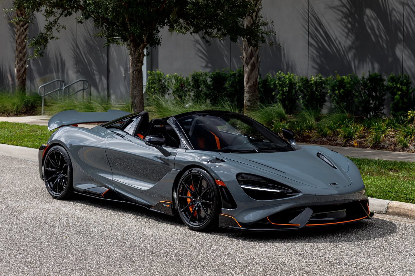 Used 2022 McLaren 765LT photo 7