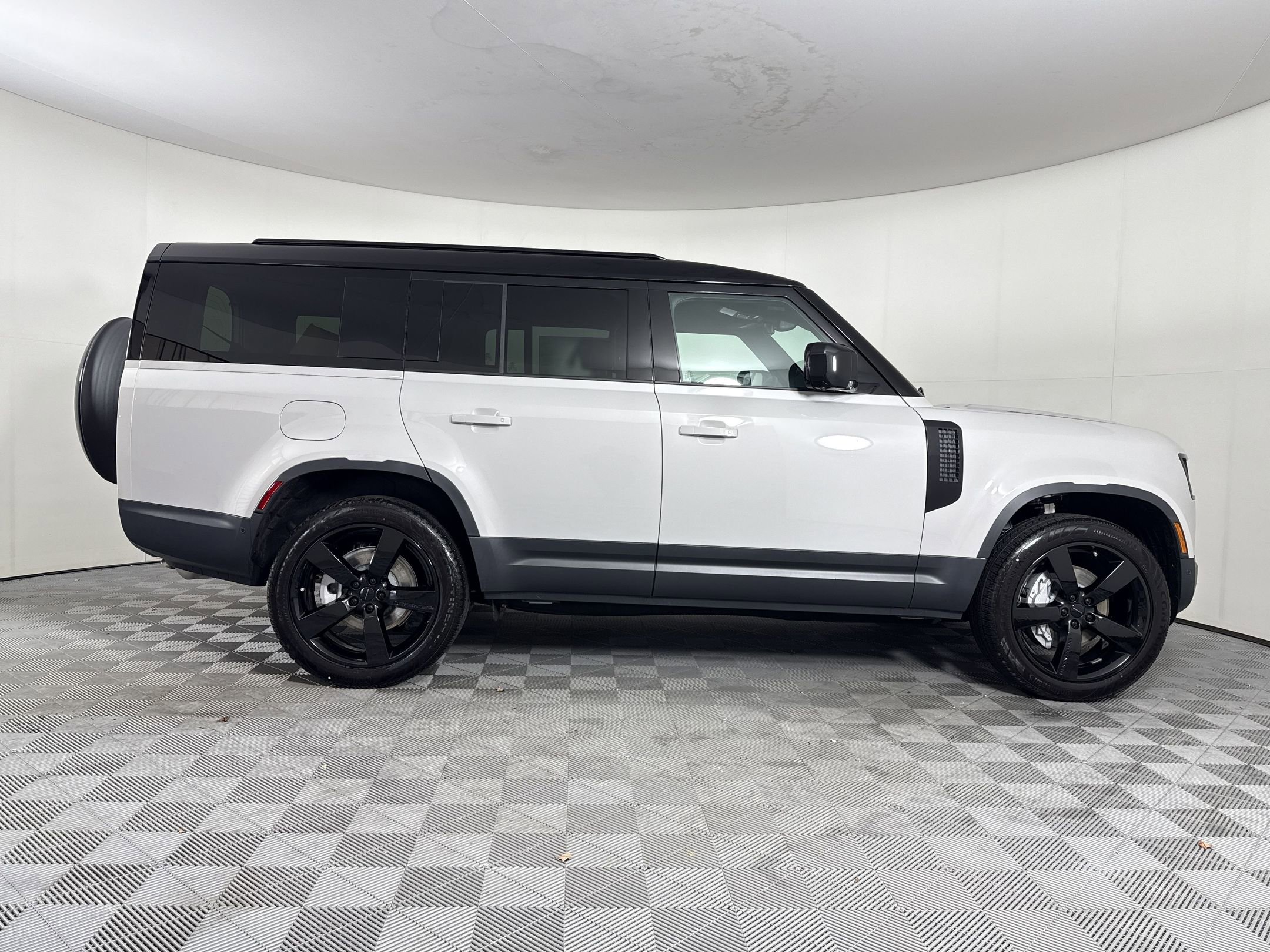 2026 Land Rover Defender 130 S