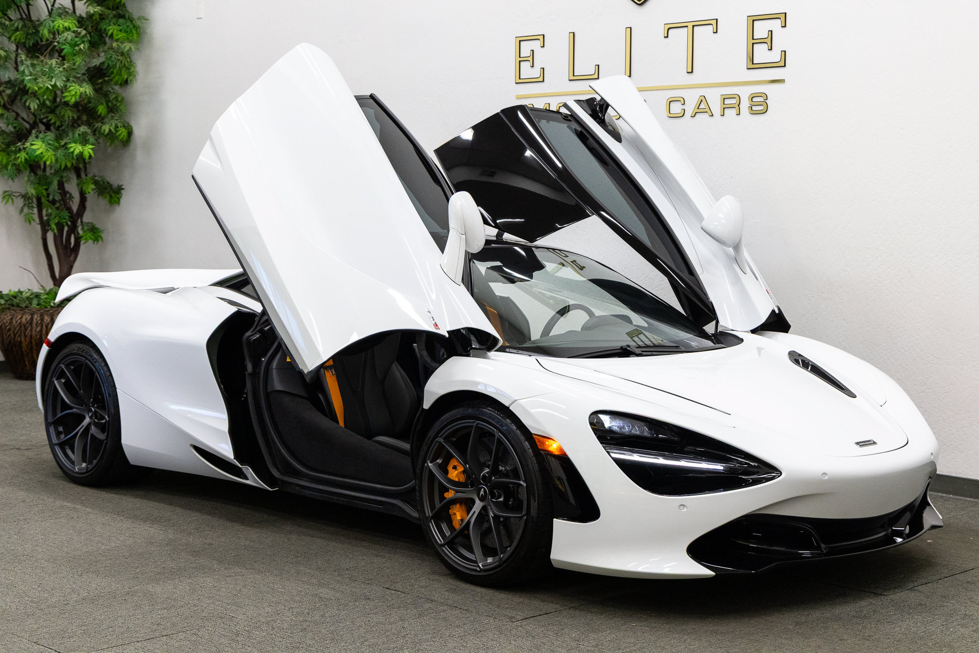 Used 2019 McLaren 720S Luxury photo 19
