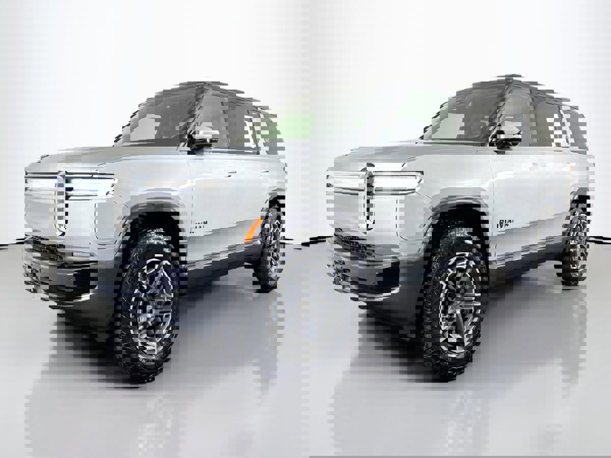2025 Rivian R1S Adventure