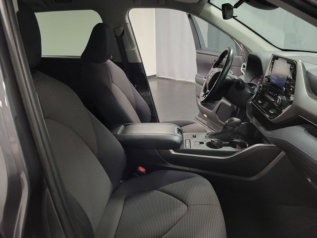 2021 Toyota Highlander LE