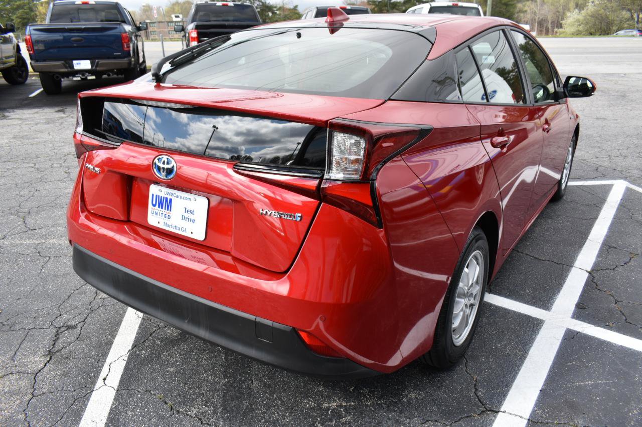 2022 Toyota Prius LE