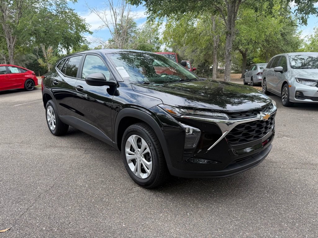 Used 2025 Chevrolet Trax LS