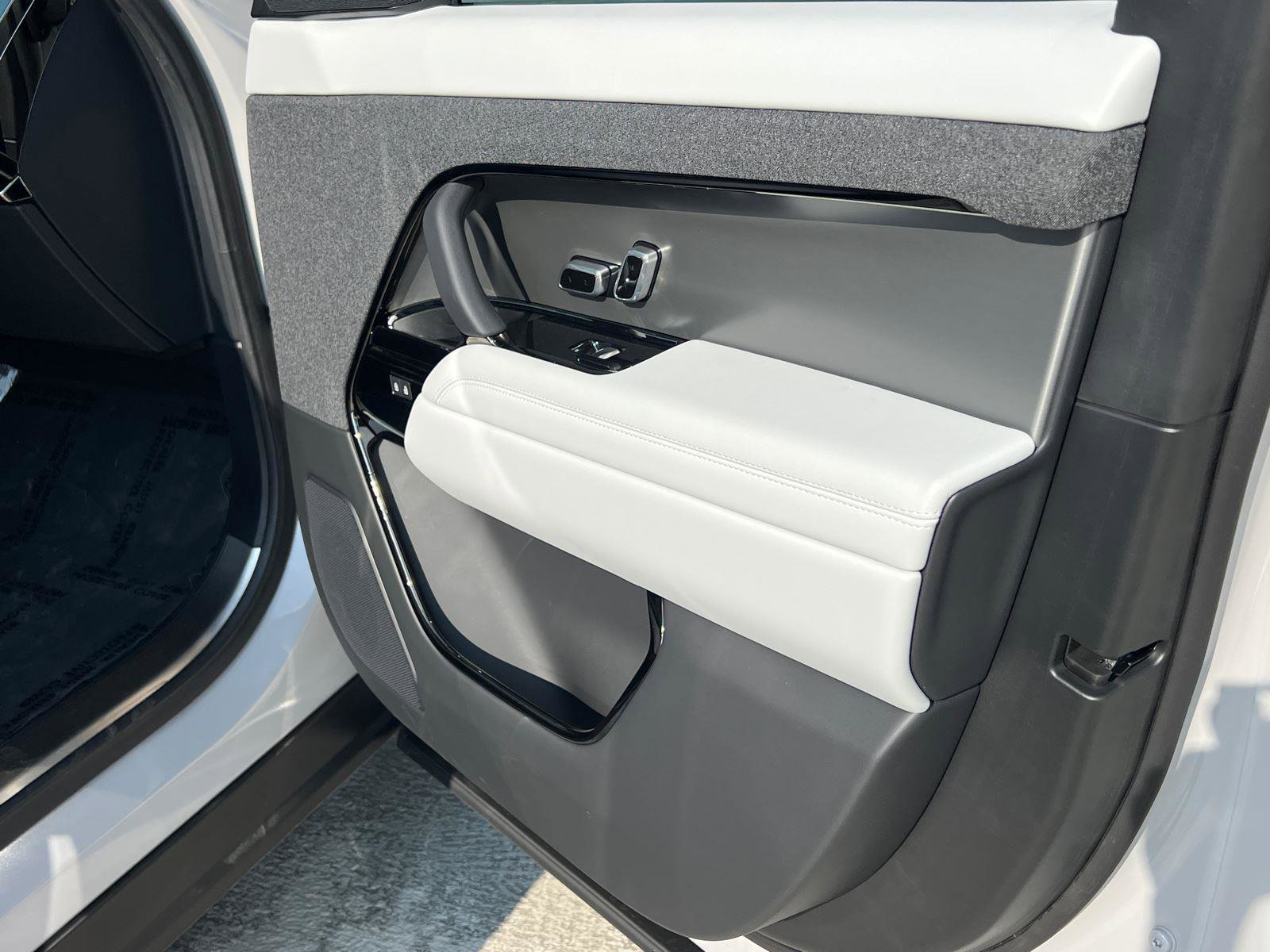 2024 Land Rover Range Rover Sport SE