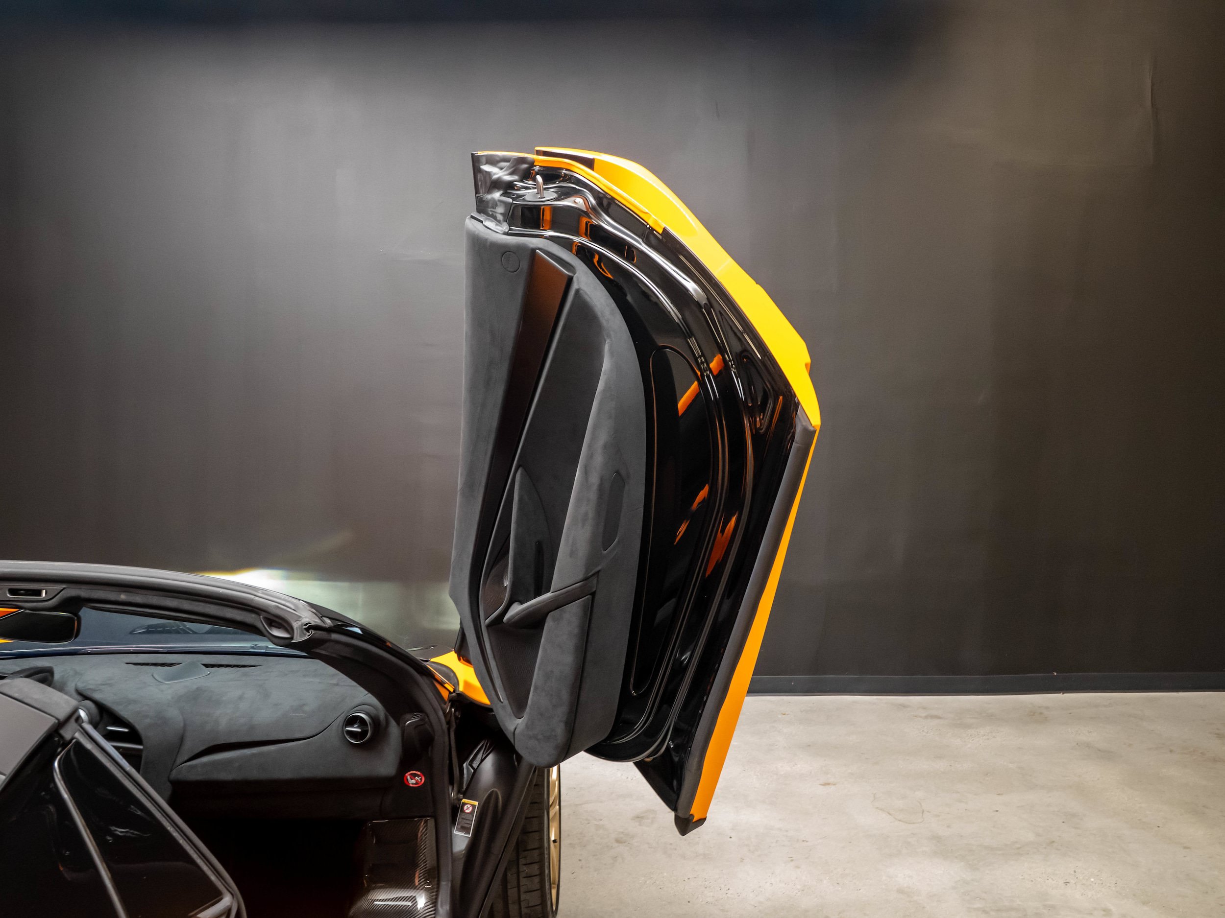 Used 2025 McLaren 750S Spider photo 29
