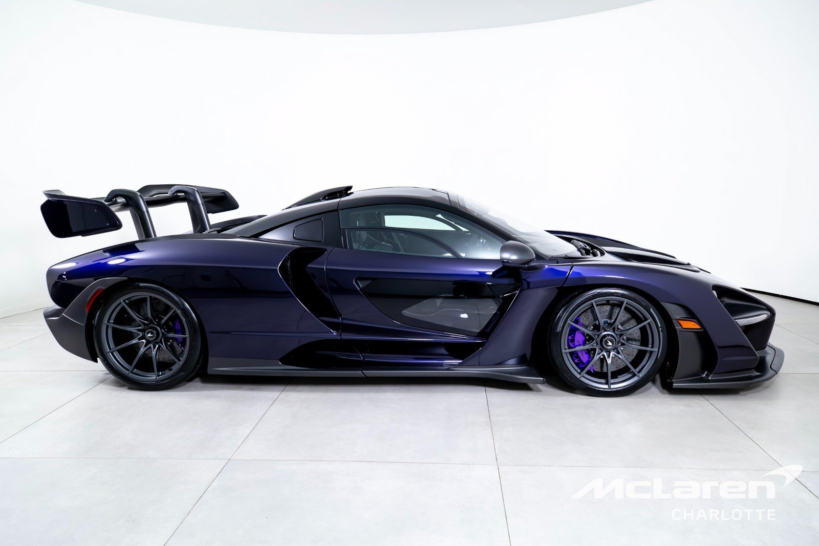 Used 2019 McLaren Senna photo 10