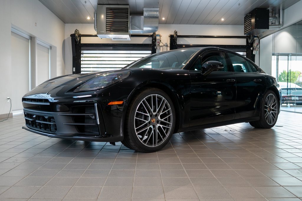 2025 Porsche Panamera 4