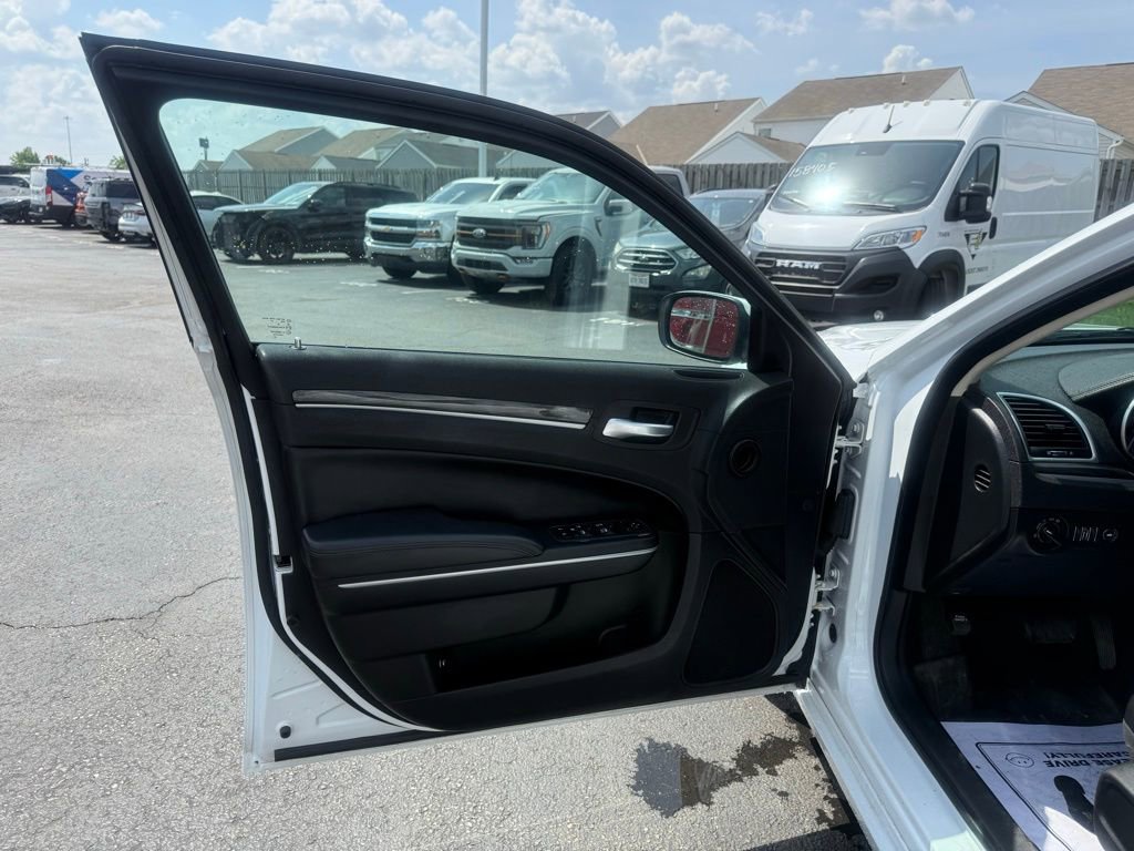 2020 Chrysler 300 Touring L