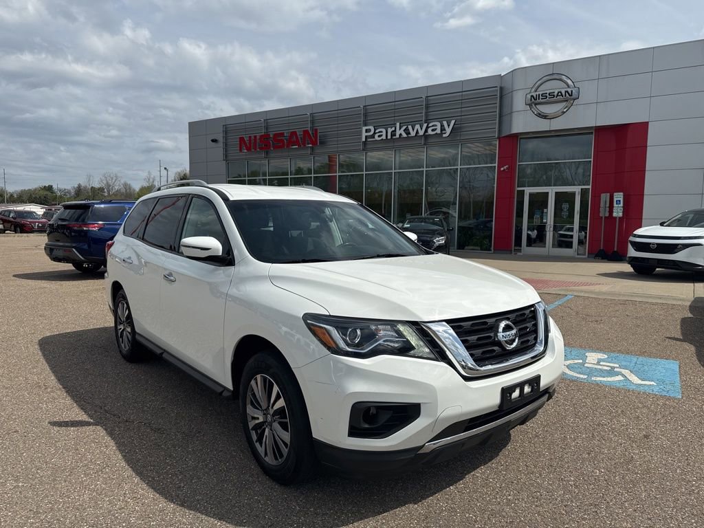 Used 2018 Nissan Pathfinder SV
