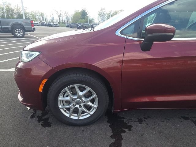2023 Chrysler Pacifica Touring-L