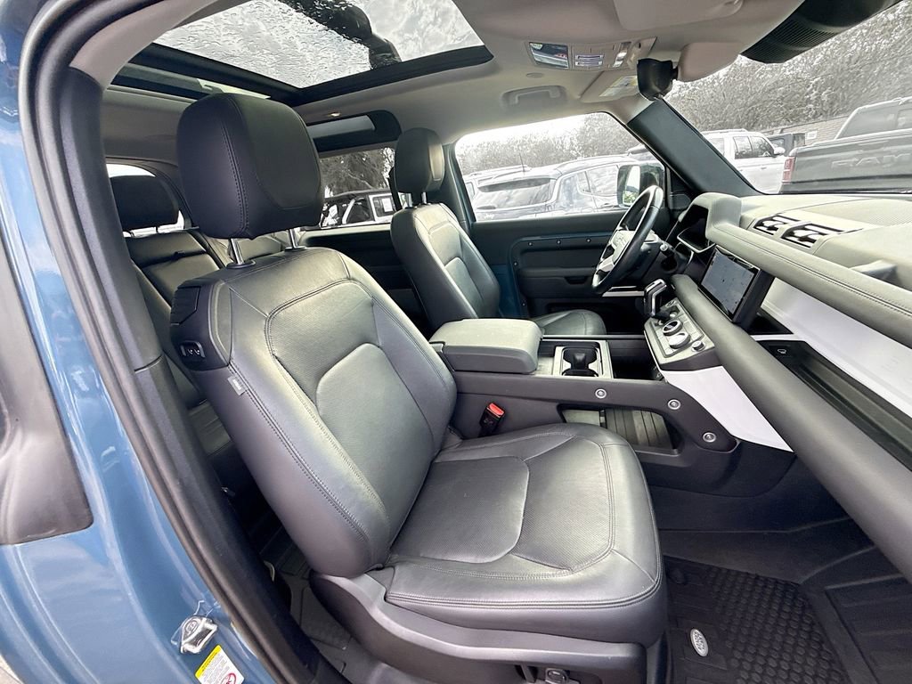 2023 Land Rover Defender 90 SE